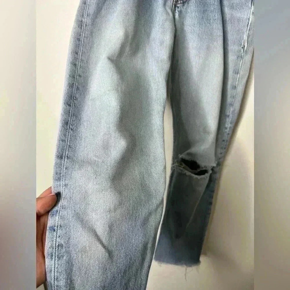 Reformation x Levis Repurposed Distressed Jeans Size 24 - Picture 3 of 8